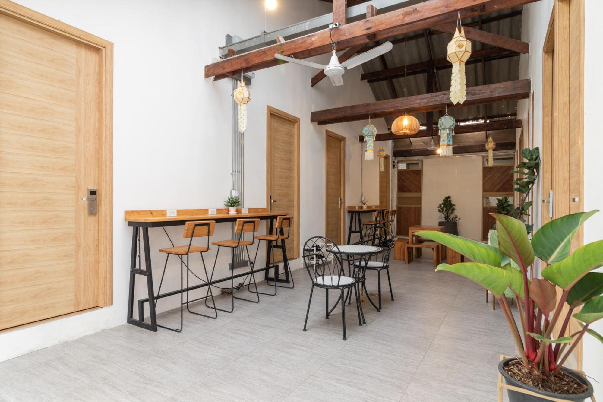 Sherva101 Home And Hostel Чиангмай Екстериор снимка